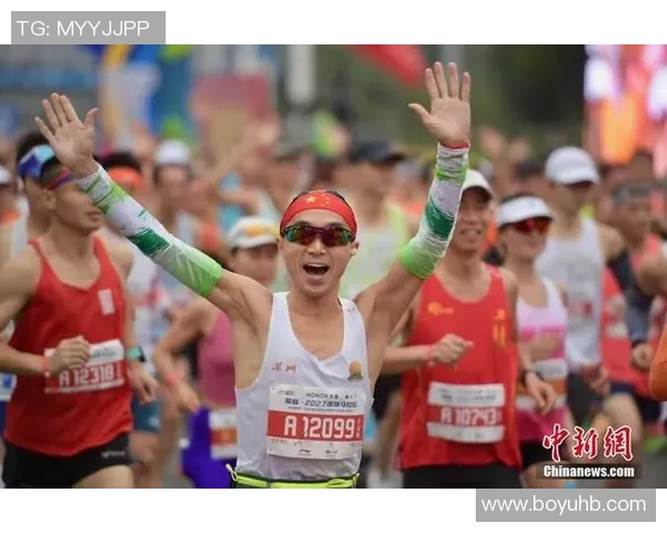 深圳飞盘队在城市马拉松中的拼搏历程与团结精神展现 深圳飞盘队在城市马拉松中的拼搏历程与团结精神展现