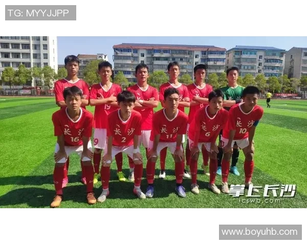 西安足球队以64分稳居总决赛积分榜首位，争夺冠军形势乐观