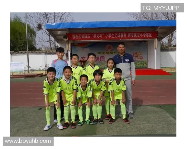 足球明星学生卡套为你开启校园生活的新篇章 足球明星学生卡套为你开启校园生活的新篇章